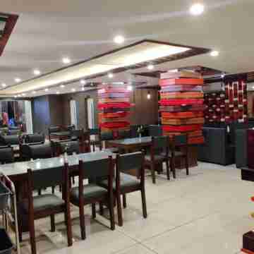 Auhtel Kannur Dining/Meeting Rooms
