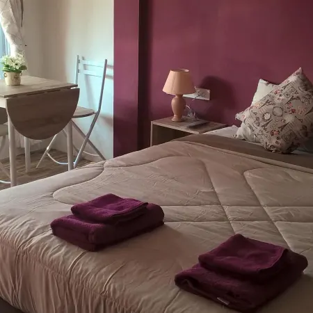 Aiyara House Отели рядом с достопримечательностью «Ват Куди Дао»