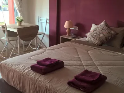Aiyara House Hoteller i Samphao Lom
