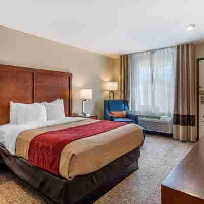 Comfort Inn & Suites Rooms