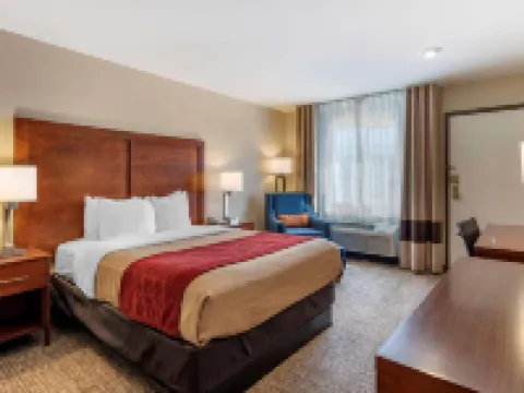 Comfort Inn & Suites Hotels in Klamath County