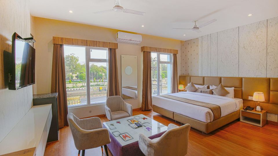 Hotel AK Continental Zirakpur