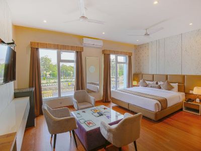 Hotel AK Continental Zirakpur