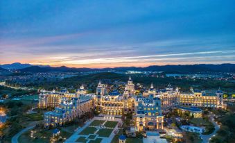 Hilton Dalian Golden Pebble Beach Resort