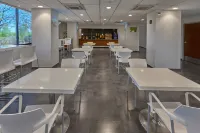 薩利納克魯斯城市快捷酒店 - 早餐