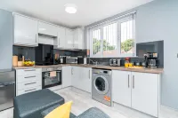 Elegant Flat Near Stonehenge, Amesbury Town Centre Smart TVs Netflix Free Parking Các khách sạn ở Durnford