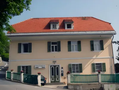 Pension - Alt - Strassgang Hotels in Feldkirchen bei Graz