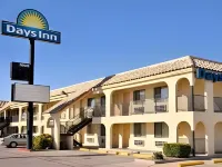 Days Inn by Wyndham Kingman East - Motels