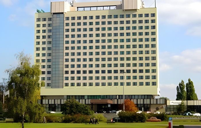 Hotel Gromada Pila