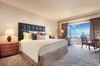 Taj Lands End