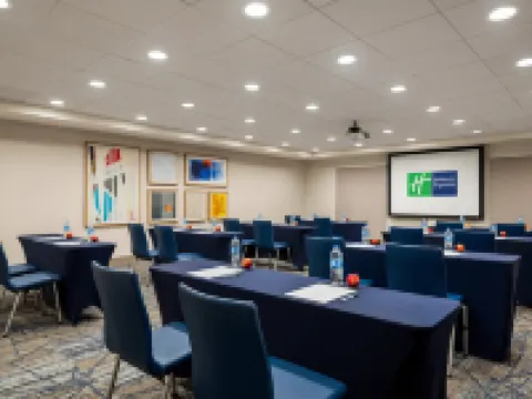 Holiday Inn Express & Suites MCDONOUGH by IHG Hotels in McDonough