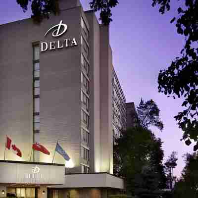 DoubleTree by Hilton Hotel Toronto Airport West Hotel Exterior