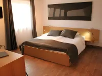 Art Hôtel Các khách sạn gần Fontaine Constantin