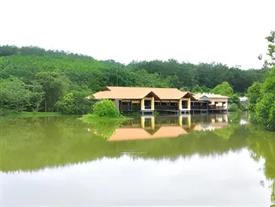 Lake Serenity Boutique Hotel Hotels near Rathnapura National Museum