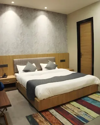 Hotel Central Park Hotels in Bhatinda