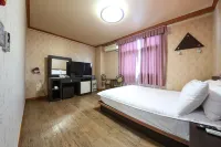 Wando C and Hyu Hotels in Wando