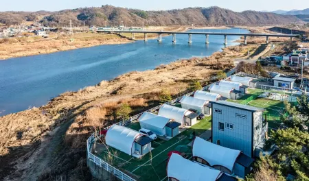Yeoncheon Jun 3 Brothers Glamping Отели в г. Йончхон