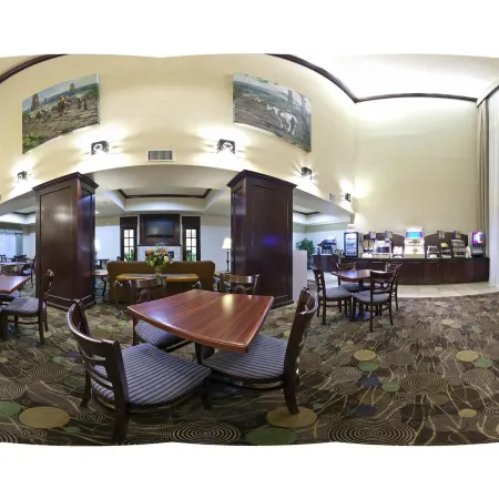 Holiday Inn Express & Suites MARSHALL by IHG
