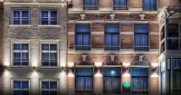 Boutique Hotel First City