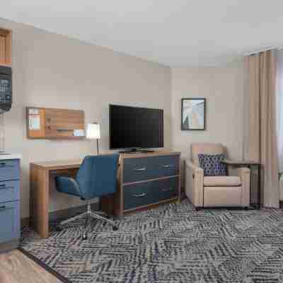 Candlewood Suites la Crosse Rooms