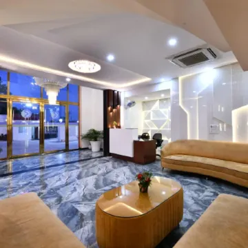 Click Hotel Narayana