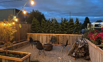 Central Tacoma Homestay with Breakfast Included -Private Room-