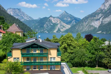 Landhotel Post Ebensee am Traunsee Отели в г. Эбензе