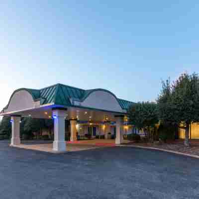 Days Inn by Wyndham Luray Shenandoah Hotel Exterior