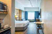 Quality Inn & Suites - parking