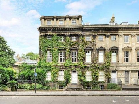 Dream Stays Bath - Kingsmead Street