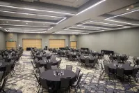 Holiday Inn & Suites CEDAR FALLS-WATERLOO EVENT CTR by IHG - breakfast