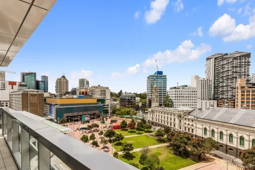 Urban Escape: Prime Location