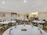 Super 8 by Wyndham Hidalgo/McAllen Area Hotels in Hidalgo