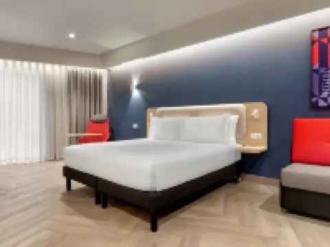 ホリデイ イン エクスプレス ポルト ボアヴィスタ by IHG ポルトのホテル