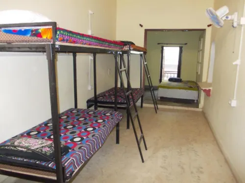 Goroomgo Raj Mahal Guest House Bundi Hotel di Bundi