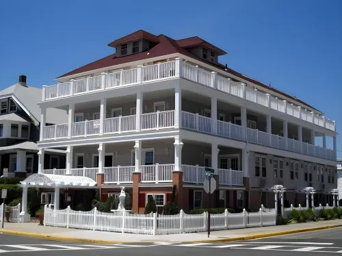 Ocean Manor 1100 Inn Hotels in Cape May County