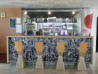 宜必思聖布里厄伊費尼亞克酒店 - 酒吧
