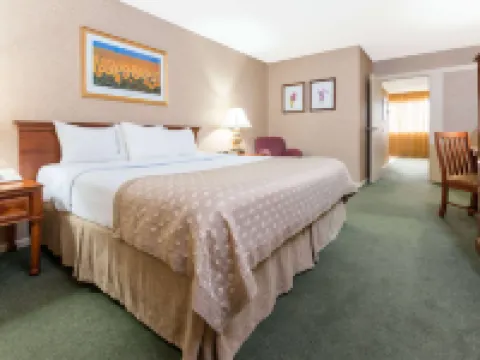 Ramada by Wyndham Topeka Downtown Hotel & Convention Center Hotels in Topeka