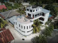 Hanifaru Beach Inn Hotels near Landaagiraavaru