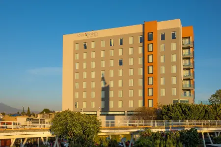Four Points by Sheraton Puebla Отели в г. Пуэбла