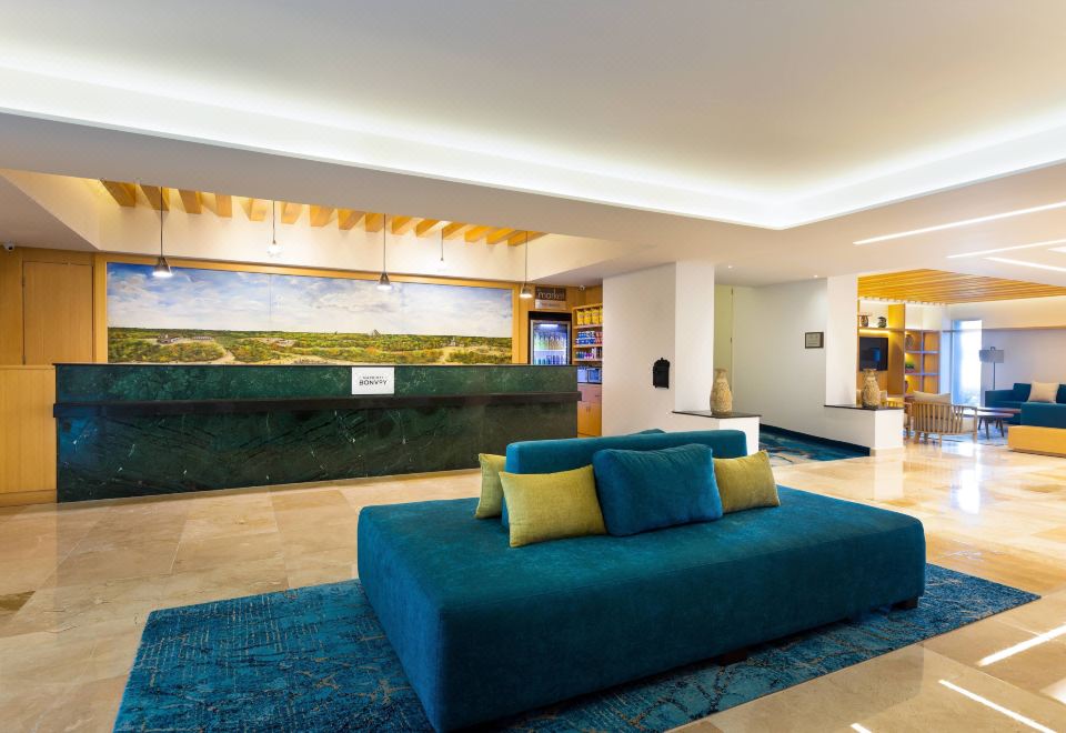 Courtyard Cancun Airport Over view