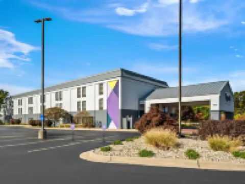 Spark by Hilton Stevensville Hotels in Berrien County