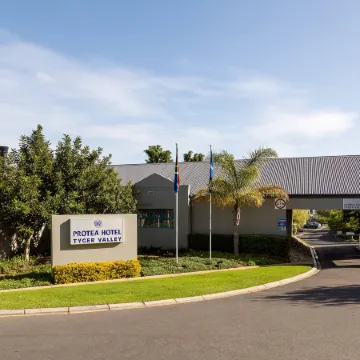 Protea Hotel Cape Town Tyger Valley Отели рядом с достопримечательностью «Торговый центр N1 City»