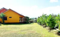 Villa Rasberry Garden Hotels in Cibogo