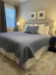 Easy Walk to Swayze; 3Bed 2Bath; Noon Check-in/3:00 Check-Out; Pickleball Courts Hotels in 