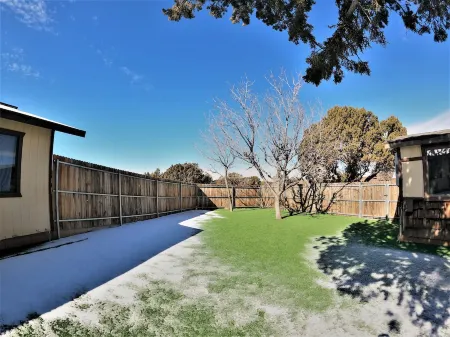 Tranquil White Mountain Lake Escape Lake Access with Beach