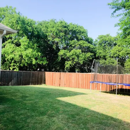 4 beds/ 3 bedrooms/ Family & Pet Friendly
