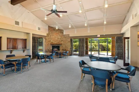 Beautiful, Updated & Charming 2 Br/2.5BA on Golf Course! Pool and Amazing Views!