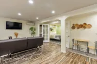 Cozy 1-Bedroom Basement Apartment, Free Parking, Kitchen, Washer/Dryer in Unit