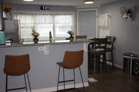 LBD Heaven’s Inn is a private & comfortable place 10 miles from Downtown Houston